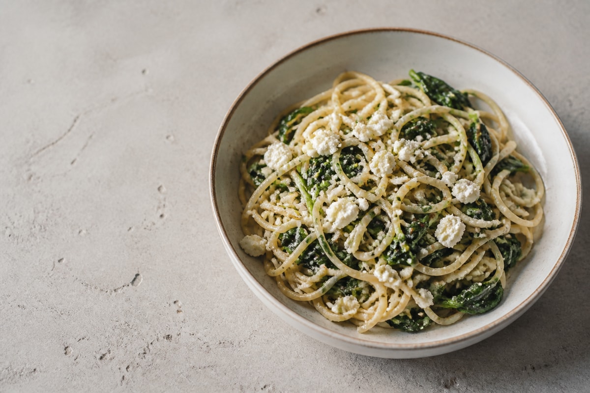 Spinach and feta pasta with white beans